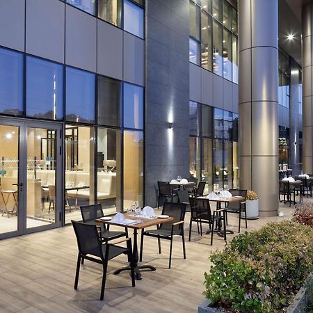 Hilton Istanbul Bakirkoy Hotel Bagian luar foto The Terrace