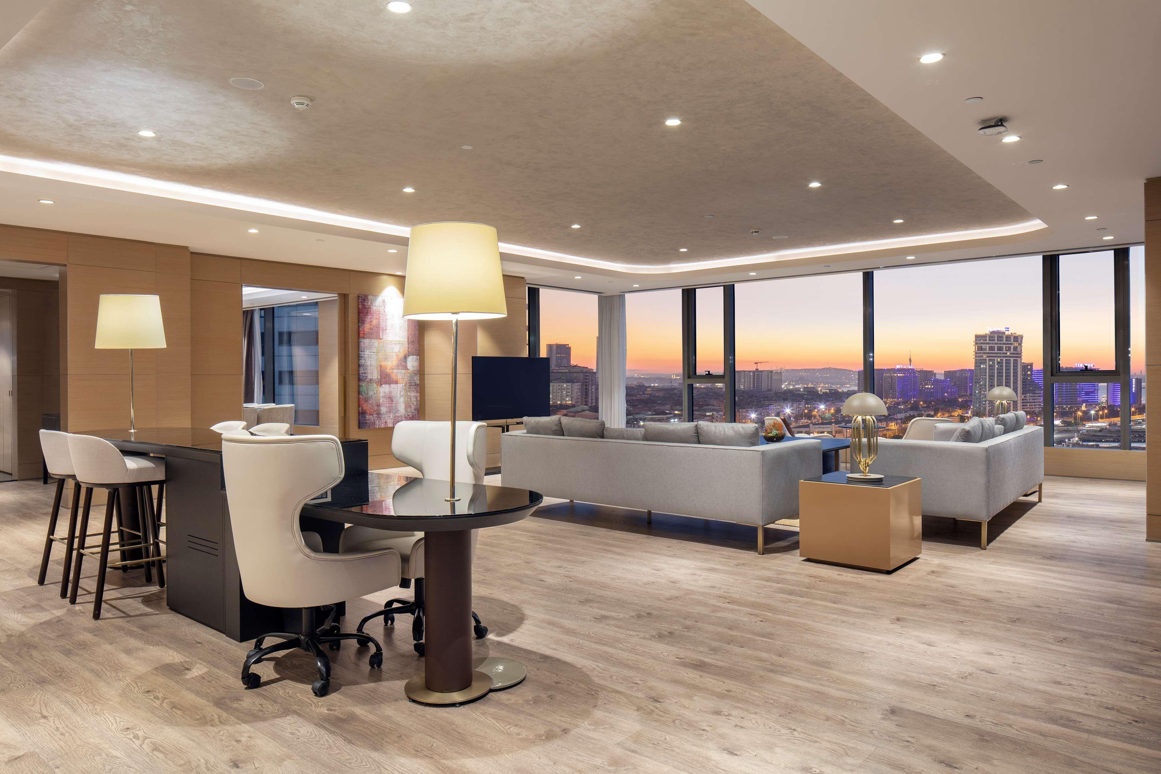 Hilton Istanbul Bakirkoy Hotel Bagian luar foto Clubroom