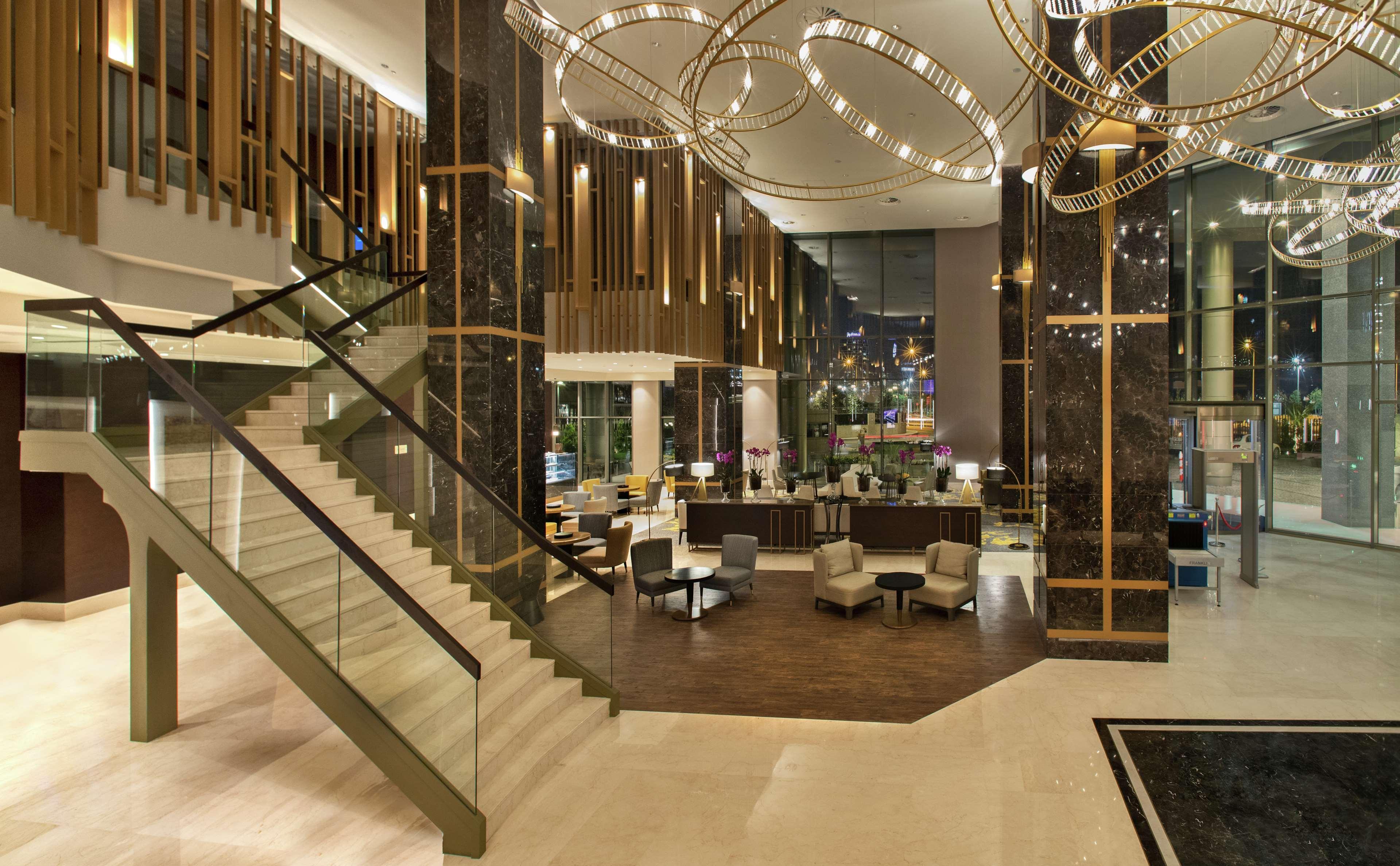 Hilton Istanbul Bakirkoy Hotel Bagian luar foto The lobby of the hotel
