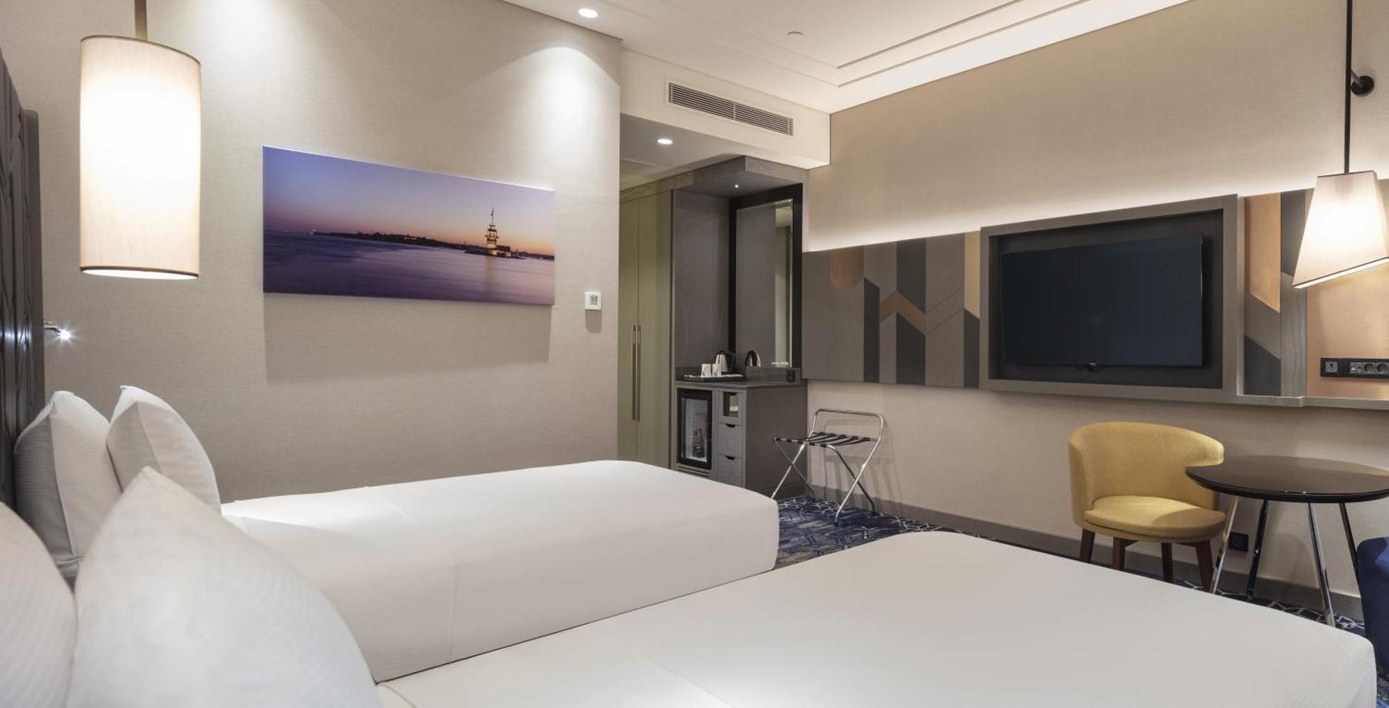 Hilton Istanbul Bakirkoy Hotel Bagian luar foto A room at the hotel
